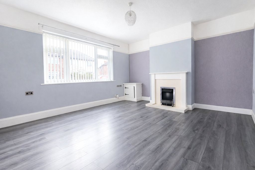 Property photo 3 of 15 Picture No. 02