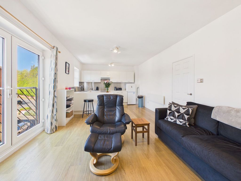 Property photo 3 of 9 Lounge/Kitchen