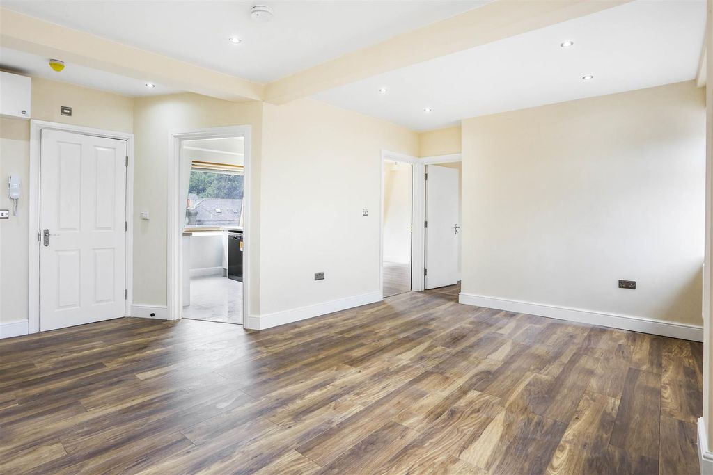 Property photo 3 of 12 1312942411 - 5.Jpg