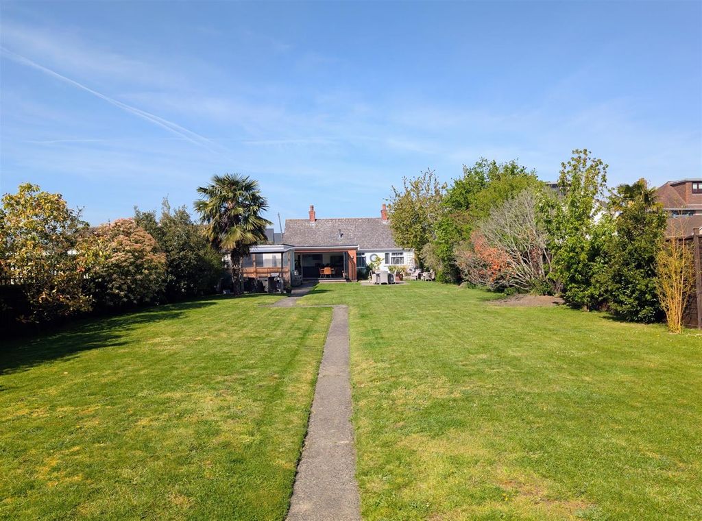 Property photo 3 of 24