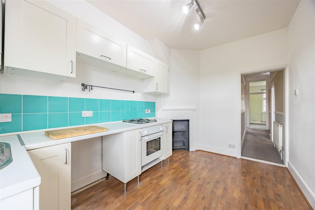 Property photo 3 of 18 Kitchen