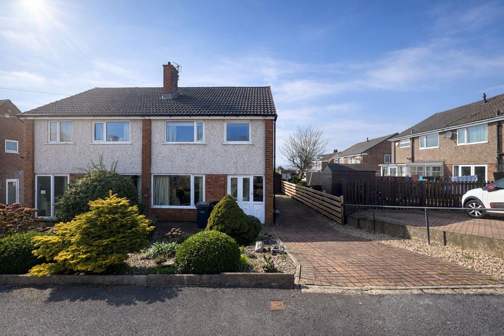 Property photo 2 of 24 Driveway .Jpeg