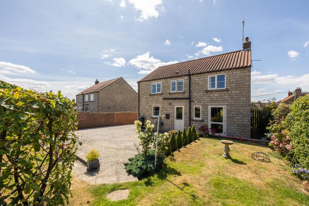 Property photo 2 of 25 Photo 25