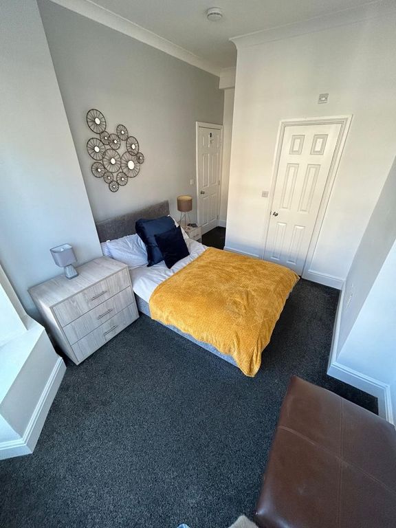 Property photo 3 of 6 Photo 12