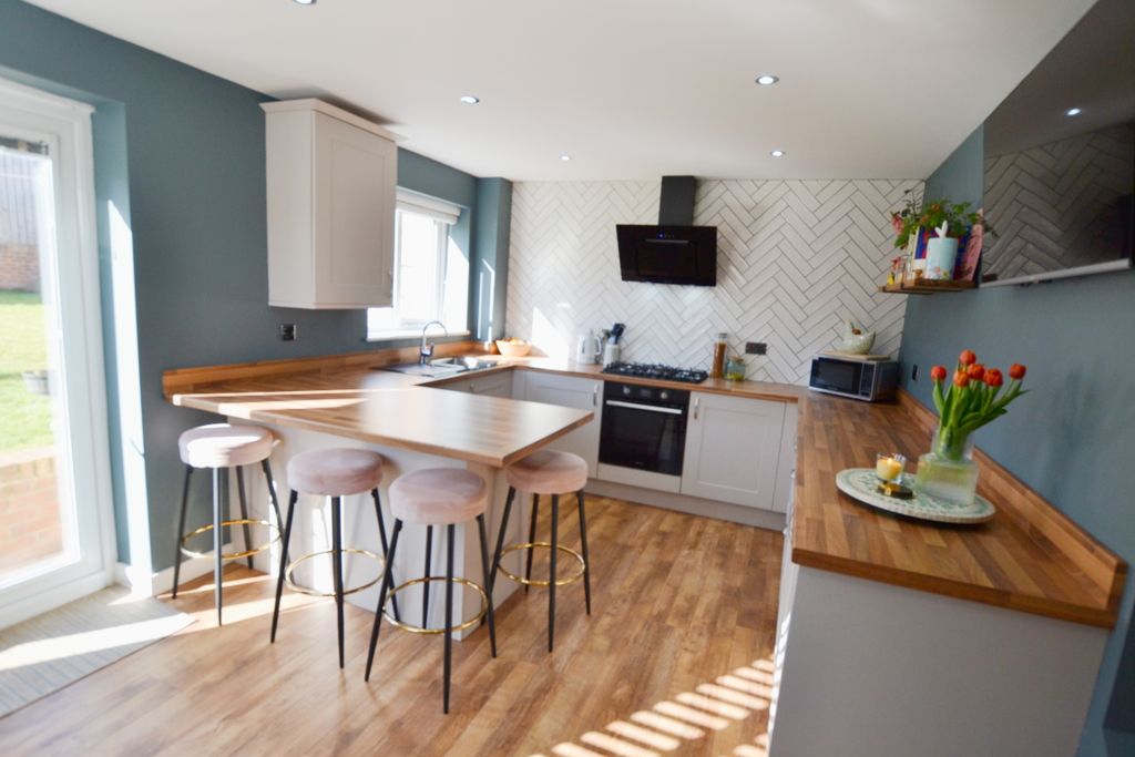 Property photo 2 of 26