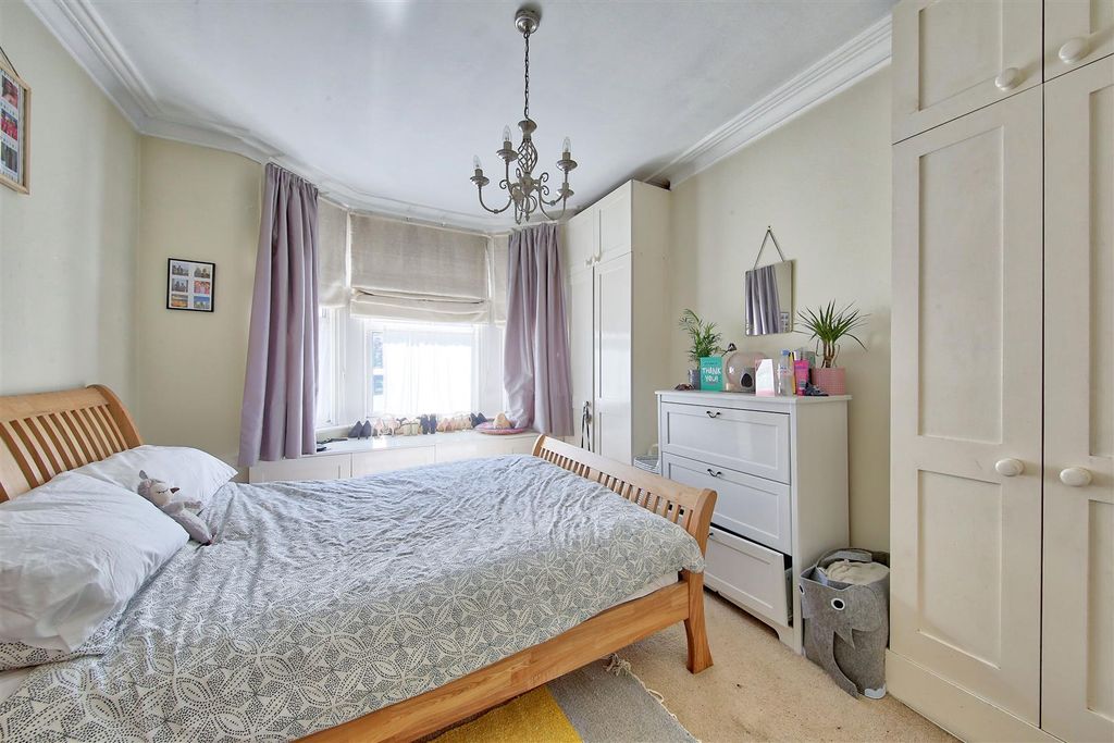 Property photo 3 of 8 68B_Vanderbilt_Road_Image3_15138_4.Jpg
