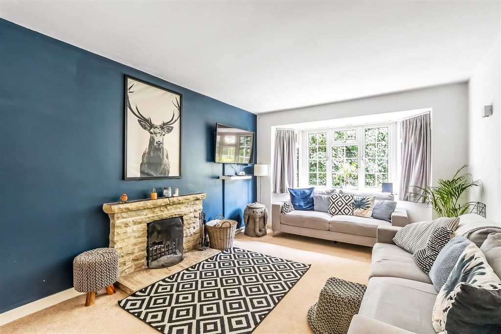 Property photo 3 of 23 4-Woodland-Rise-16.Jpg