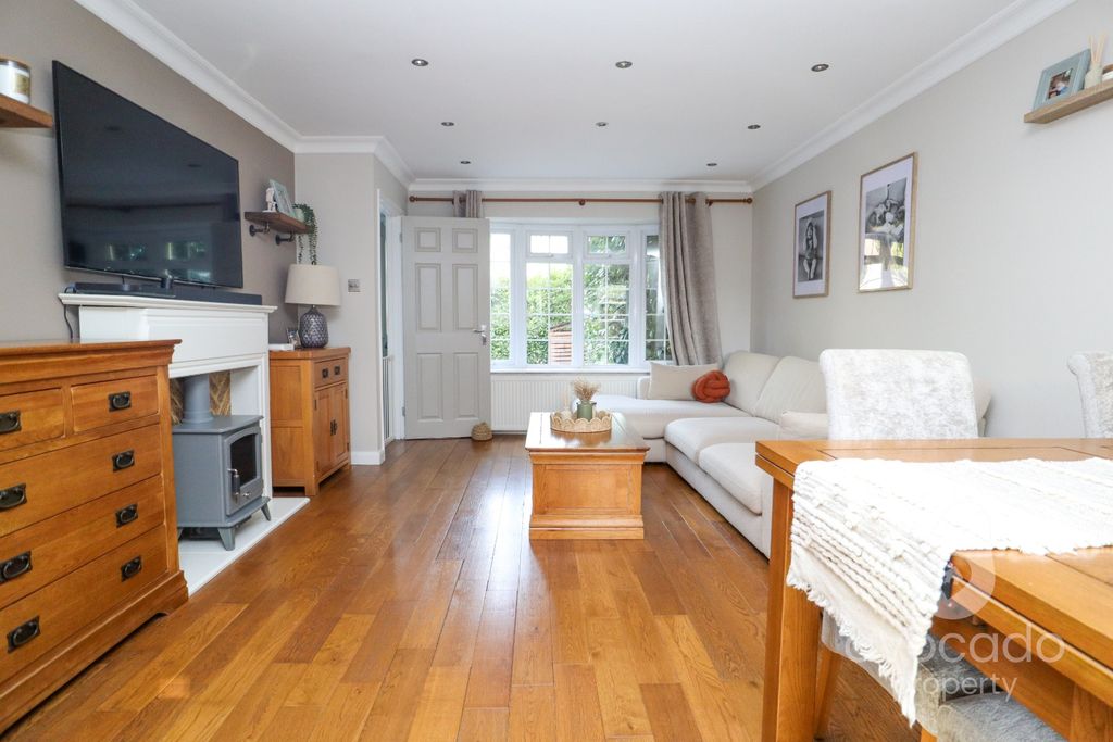 Property photo 3 of 17 5559846