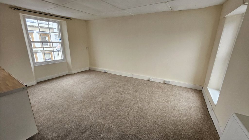 Property photo 3 of 5 Picture No. 04