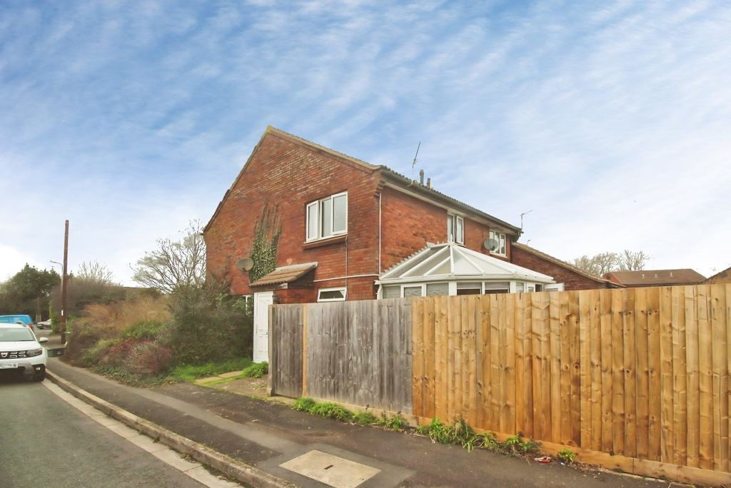 Property photo 1 of 11 Front