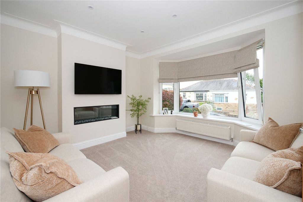 Property photo 2 of 15 Picture No. 24