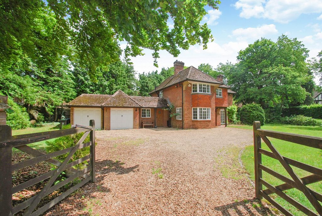 Property photo 2 of 9 Front And Drive