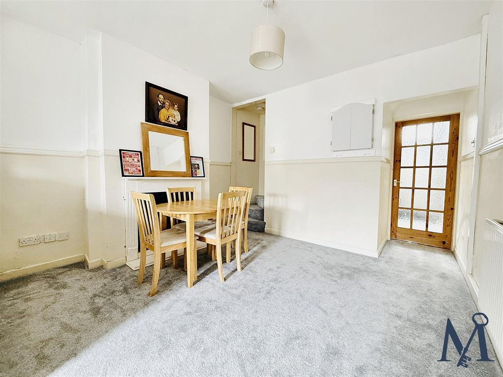 Property photo 3 of 18 Dining Area