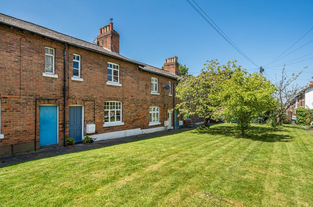 Property photo 1 of 2