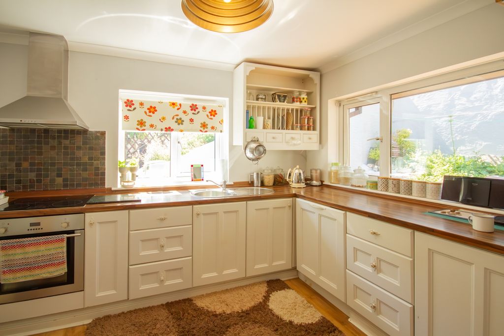 Property photo 2 of 17 Tps 01726 217 888-12