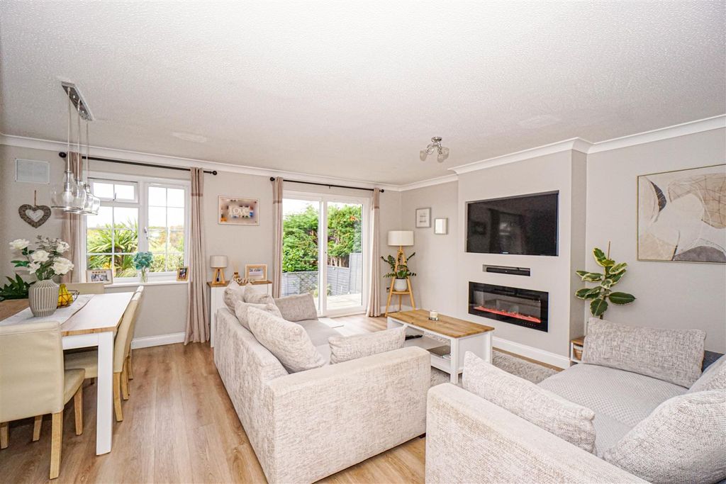 Property photo 2 of 31 Dsc01920.Jpg