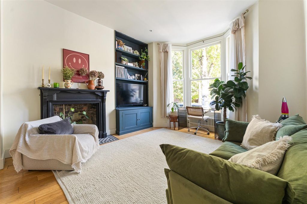 Property photo 2 of 22 Norcott Road, 51