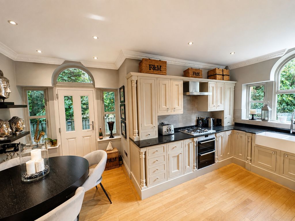 Property photo 2 of 28 701B19Fc-3BBC-46B6-Ad7F-806E68Cdf8D2