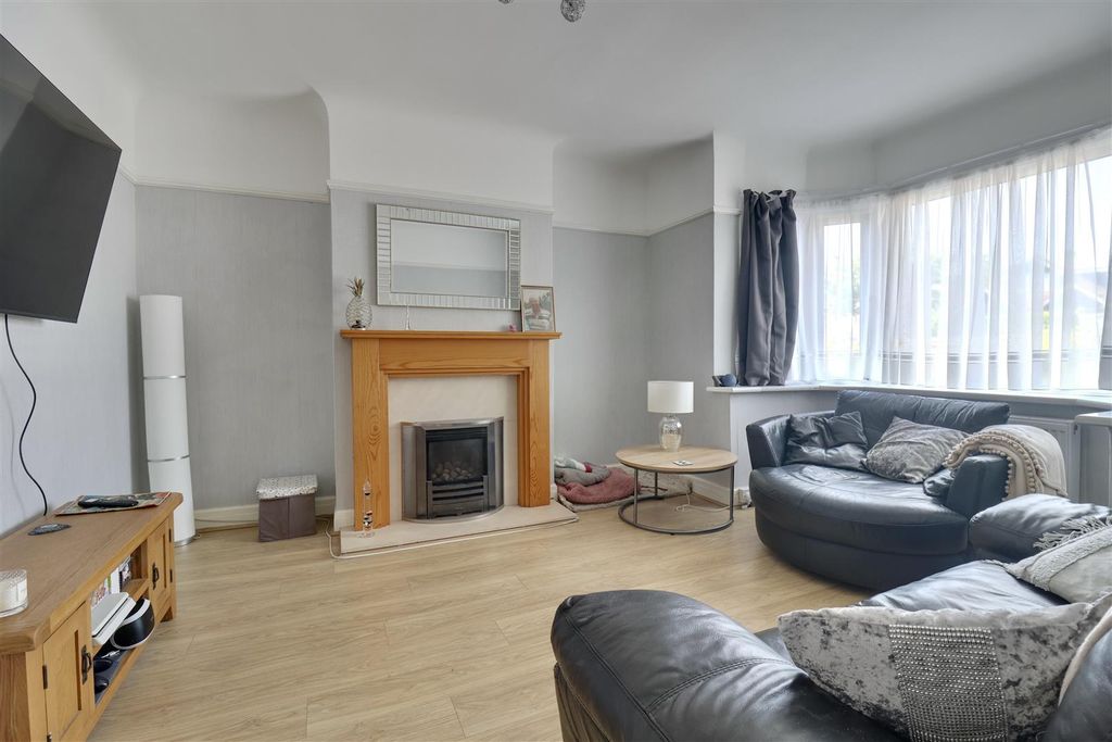 Property photo 1 of 17 10CC83A8-3F67-4F3A-9Aa2-8602D1248021_1_201_A.Jpeg