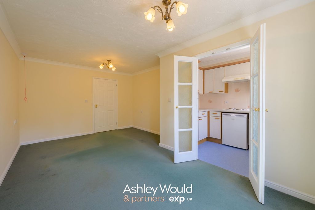 Property photo 3 of 16