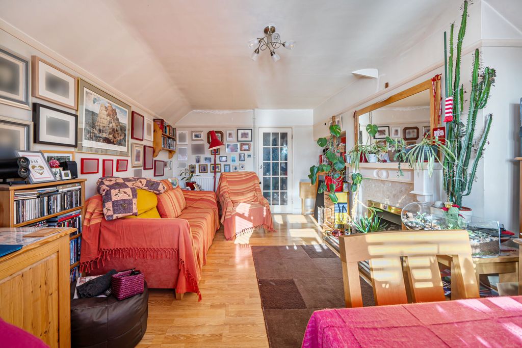 Property photo 3 of 19 1406677-3-69833c5...