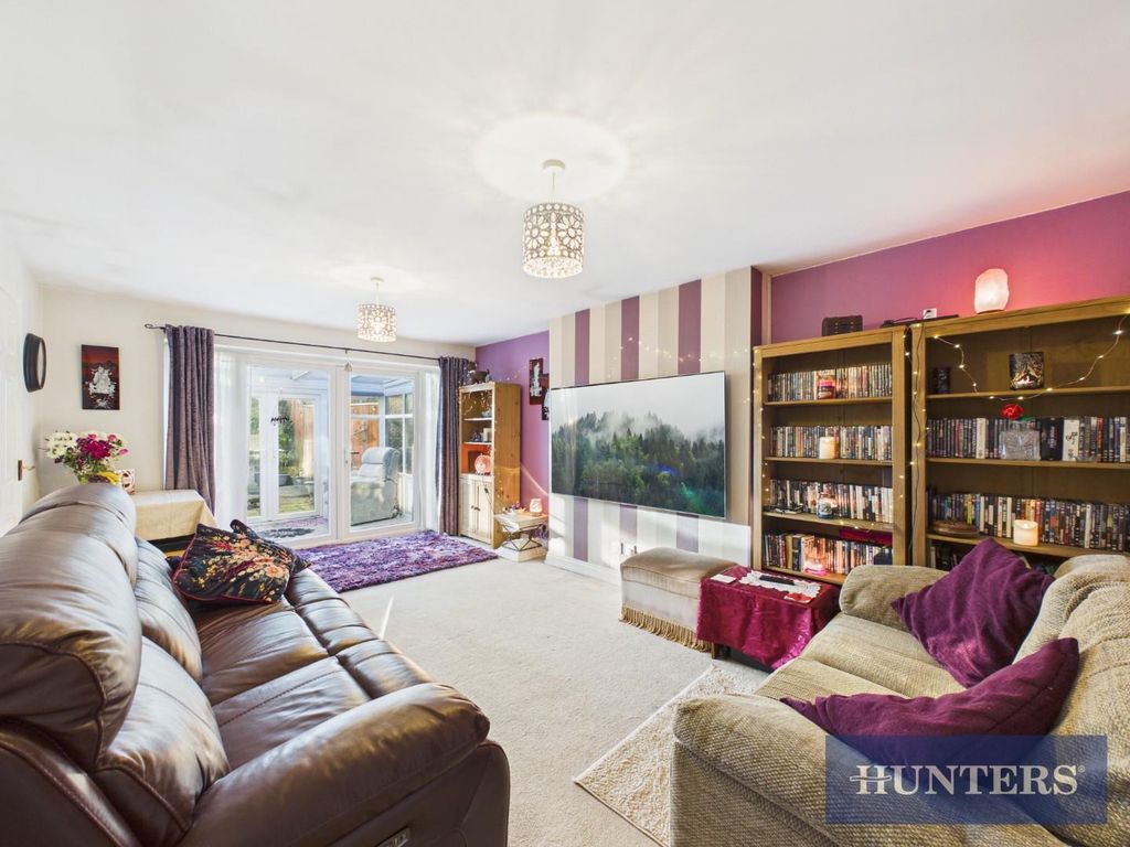 Property photo 3 of 13 Cam02804G0-Pr0416-Still007.Jpg