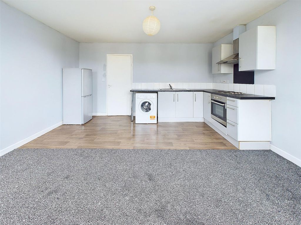 Property photo 1 of 9 Cam03736G0-Pr0060-Still004.Jpg