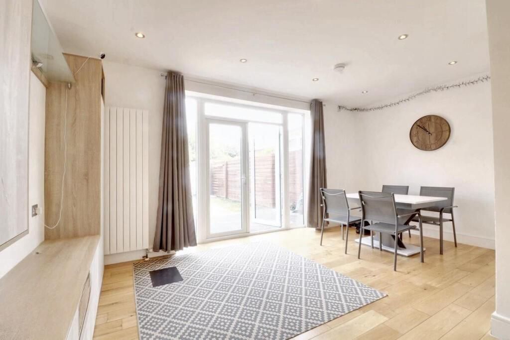 Property photo 3 of 23