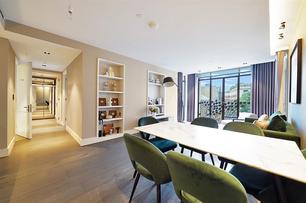 Property photo 3 of 15 Apartment 36, 21 Young Street - Gov7Epgrwsoqwmpeyr