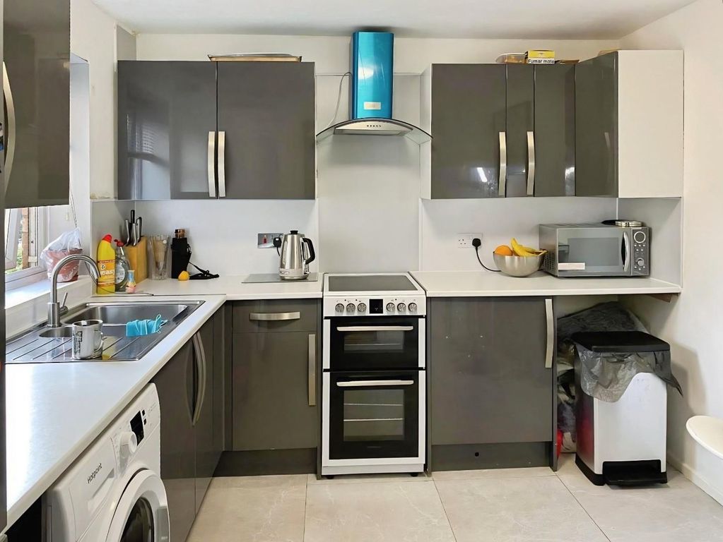 Property photo 2 of 13 B28E9957-Sw2.Jpg