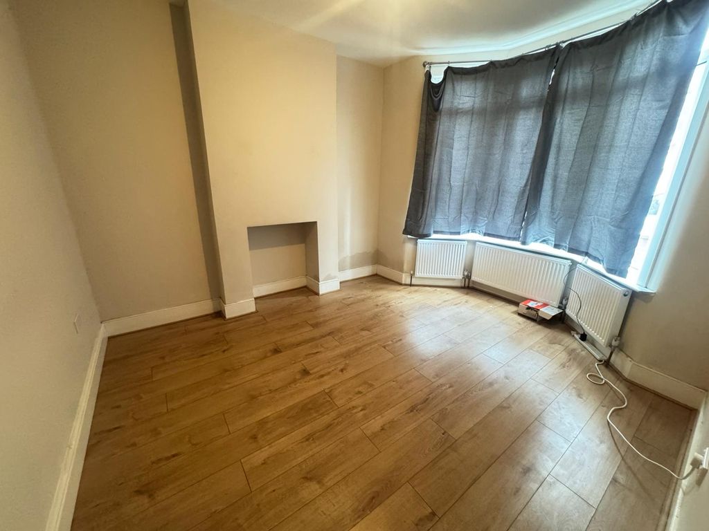 Property photo 2 of 13 Gallery