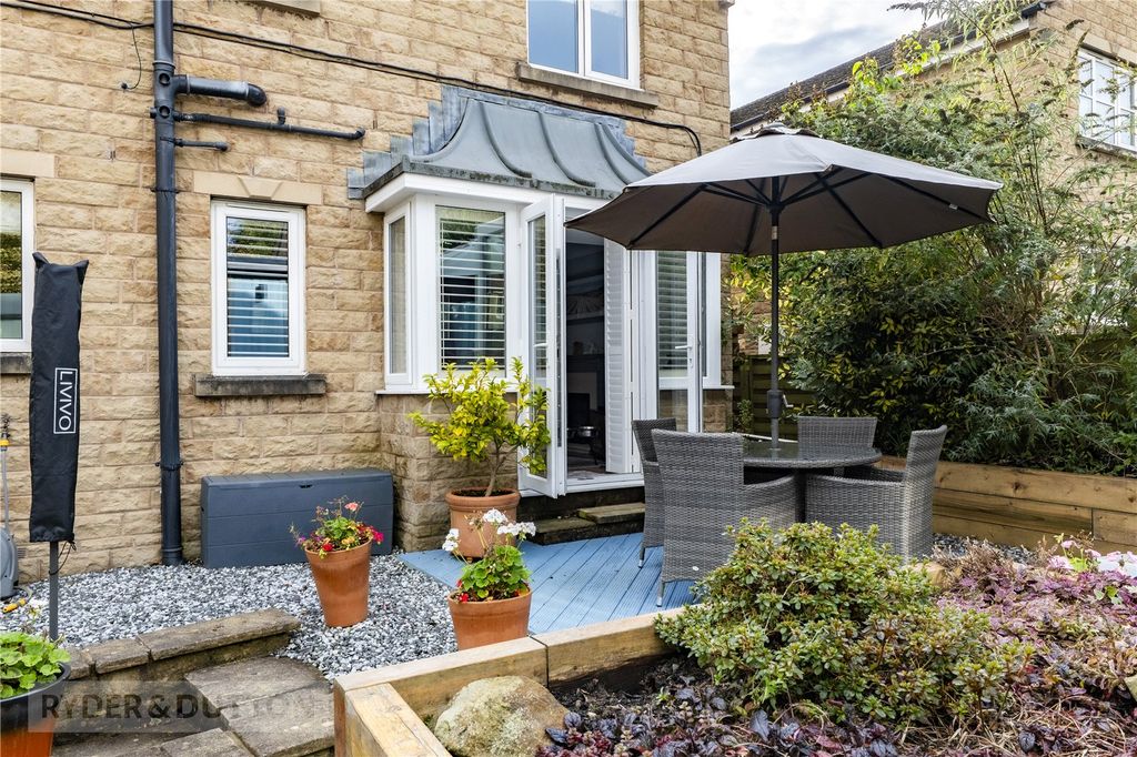 Property photo 3 of 26 Garden