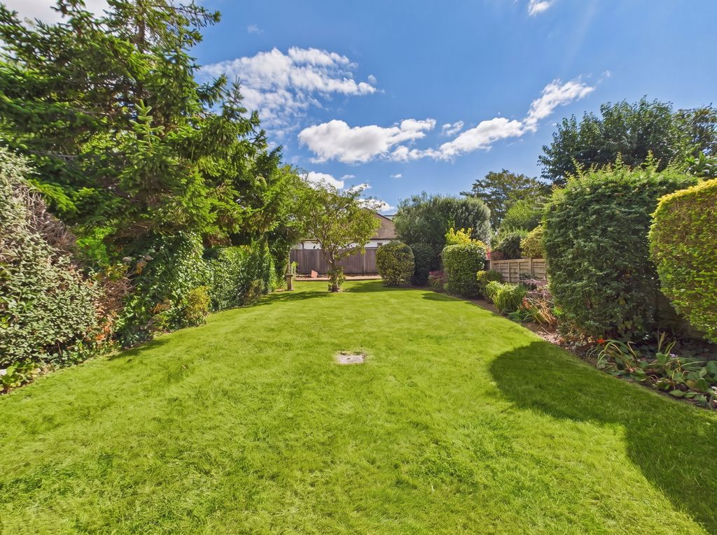 Property photo 2 of 11