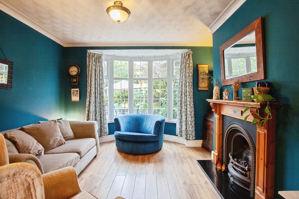 Property photo 3 of 18 Pbox-Img.Jpg