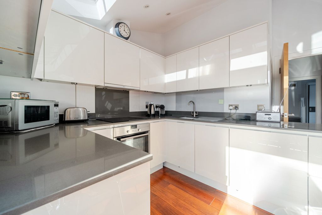 Property photo 3 of 13 Kitchen