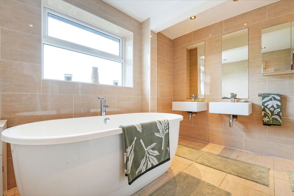 Property photo 1 of 30 Family Bathroom