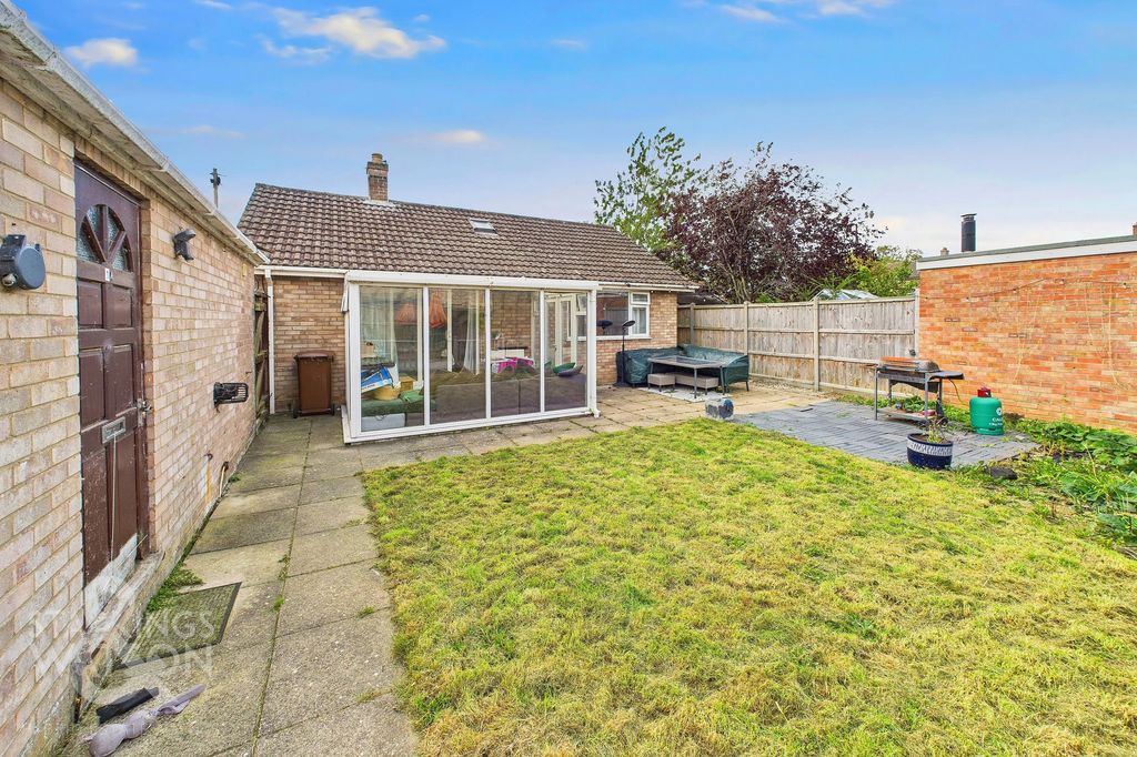Property photo 2 of 18