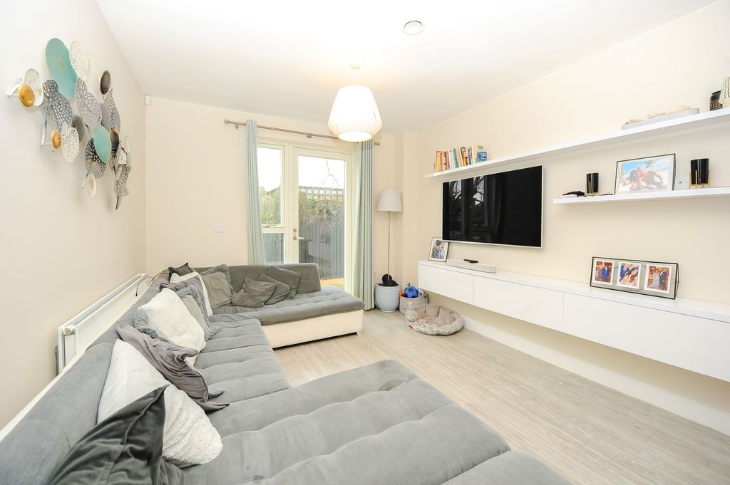 Property photo 2 of 14 Reception Room
