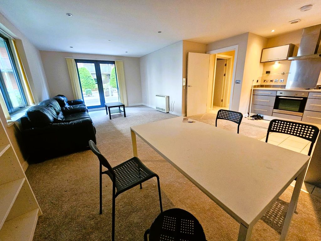 Property photo 2 of 8