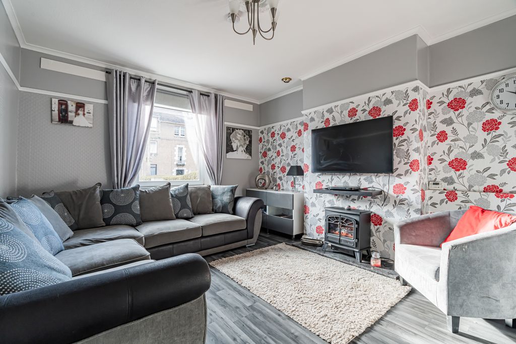 Property photo 2 of 16 Property Image 2