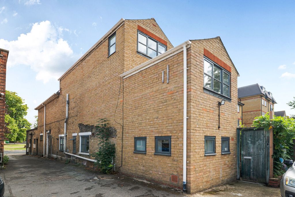 Property photo 2 of 10 1520925-2-1A09Fcf...