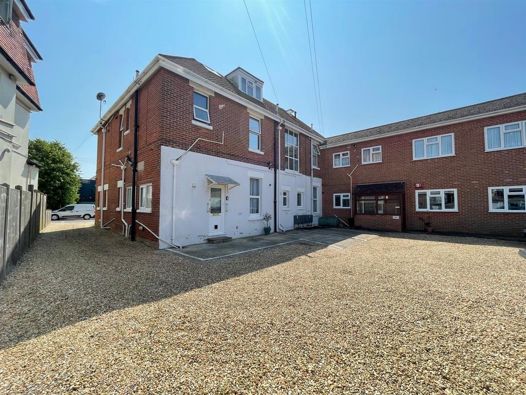 Property photo 1 of 10 4238 Windowcard.Jpg