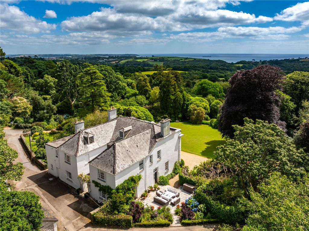 Property photo 3 of 32 Penwarne Manor