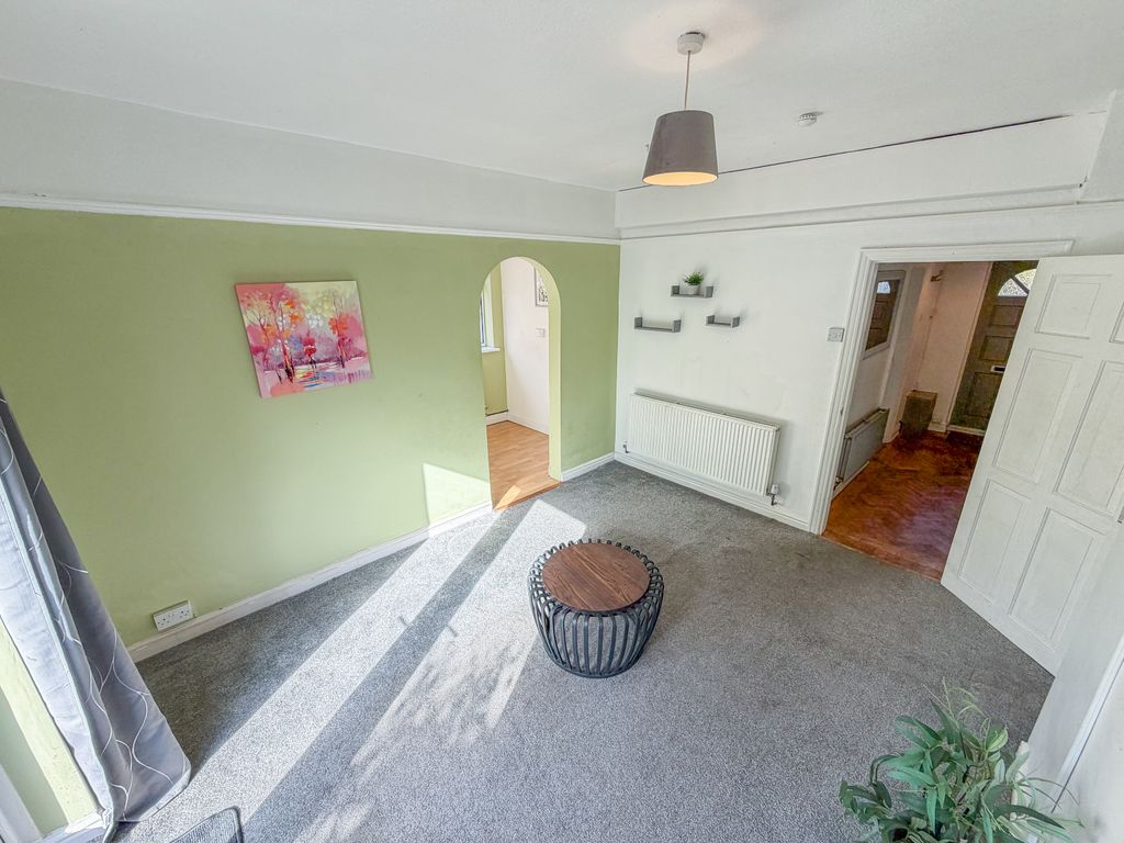 Property photo 3 of 42