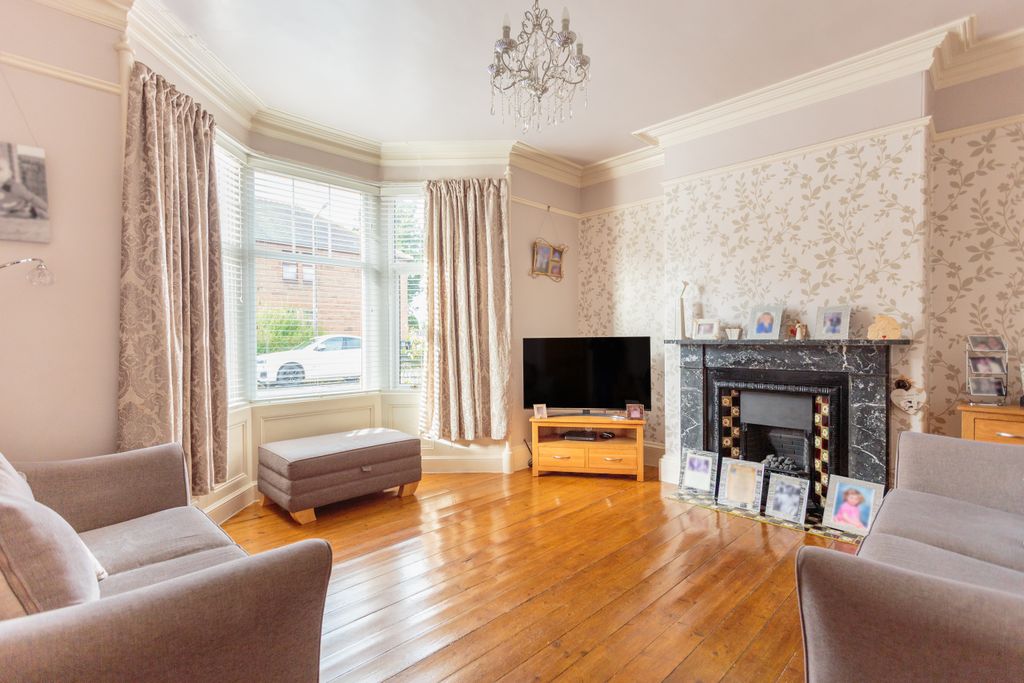 Property photo 2 of 21 Living Room