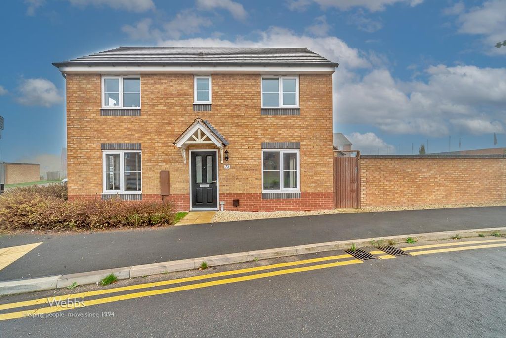 Property photo 1 of 26 Â© Webbs Estate Agents Â© (26 Of 80).Jpg