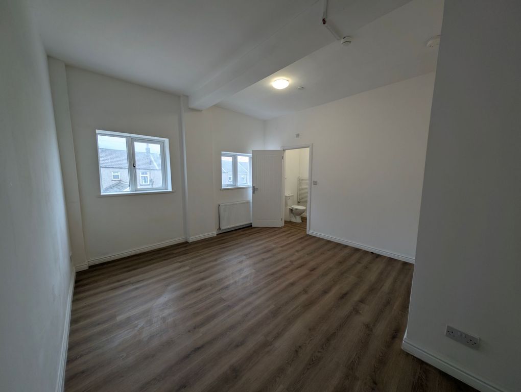 Property photo 3 of 4