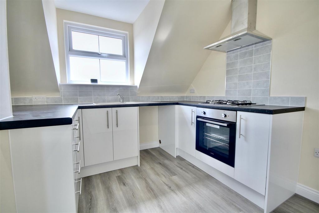 Property photo 3 of 12 C26F1D1F-Ed1E-4120-A245-CE81454A2B40_1_201_A.Jpeg