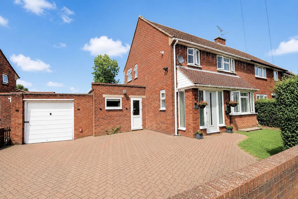 Property photo 1 of 21 20 Bradford Rd-H1.Jpg