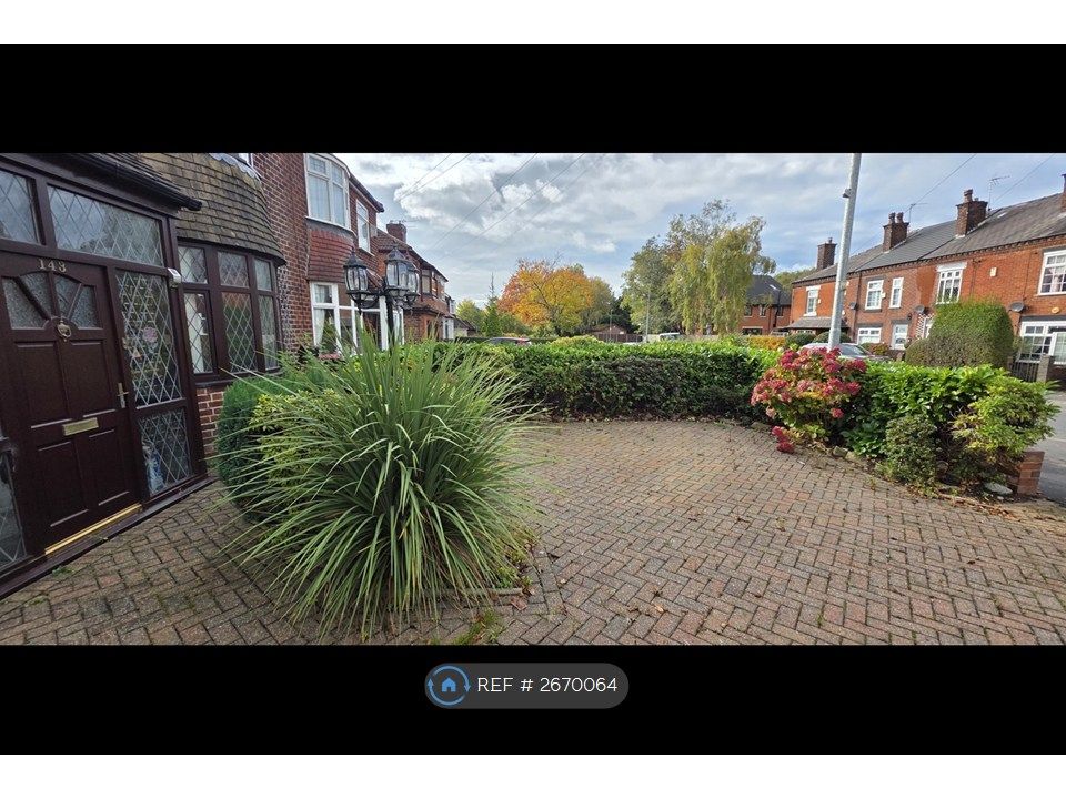 Property photo 3 of 35 Front Garden